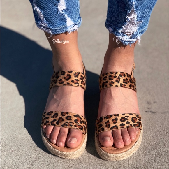 Leopard Espadrille sandal - Picture 6 of 7